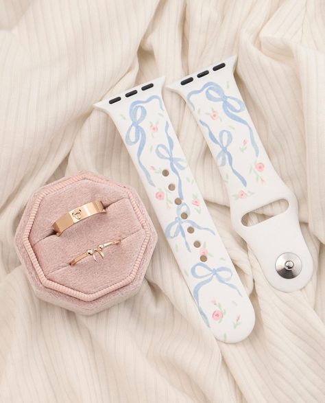 Put a Bow on it! - Jewelry - Michele Apple Watch Band, Apple Watch Band Accessories, Apple Watch Bands Preppy, Disney Watch Bands, Apple Watch Decoration, Apple Watch Charm Bracelet, Preppy Apple Watch Bands, Aesthetic Apple Watch Bands, Apple Watch Bracelet Stack