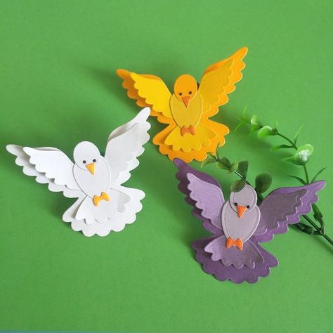 Paper Flower Backdrop Diy, Hand Crafts For Kids, Paper Birds, Wall Hanging Crafts, Seni Origami, Diy Crafts Paper Flowers, Diy Paper Crafts Decoration, Paper Flowers Craft, Paper Flower Wall