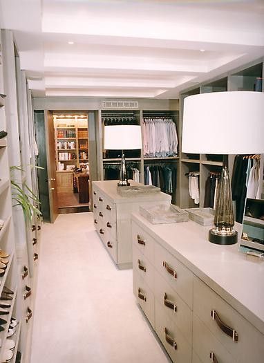 I'd be organized if I had this closet Closet Interior, Bedroom Closets, Closet Vanity, Dressing Room Closet, Amazing Closets, Walking Closet, Beautiful Closets, Dressing Rooms, Dream Closets