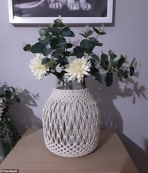 Macrame Vase Cover, Macrame Jars, Macrame Vase, Ideas Decoracion Salon, Macrame Candle Holder, Prayer Jar, Net Making, Dekoratívne Vence, Macrame Basket