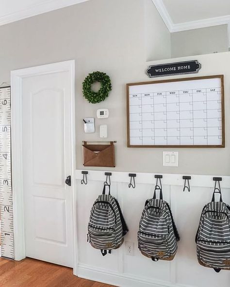 5 Family Command Center Ideas - Organized-ish by Lela Burris Ingangs Decor, Vstupná Hala, Home Command Center, Entryway Decor Small, Decor Eclectic, Drop Zone, Entryway Storage, Florida Living, Farmhouse Decoration