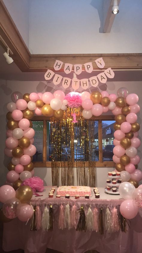 Pink & Gold Party, Pink And Brown Themed Birthday Party, Party Decor Pink And Gold, Pink And Gold Kids Birthday Party, Birthday Theme Pink And Gold, Pink Gold Birthday Decorations, Pink N Gold Birthday Party, Pink Themes Birthday Party, Pastel Pink Themed Birthday Party