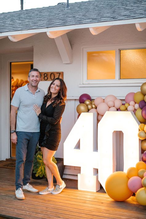 Easy 40th Birthday Decorations, At Home 40th Birthday Party, 40 Th Birthday Decoration Ideas, 40th Birthday Bar Ideas, 40th Birthday Ideas At Home, 40tj Birthday Party Ideas, 40th Cocktail Party Ideas, 40th Birthday Backyard Party Ideas For Women, Neutral 40th Birthday Party