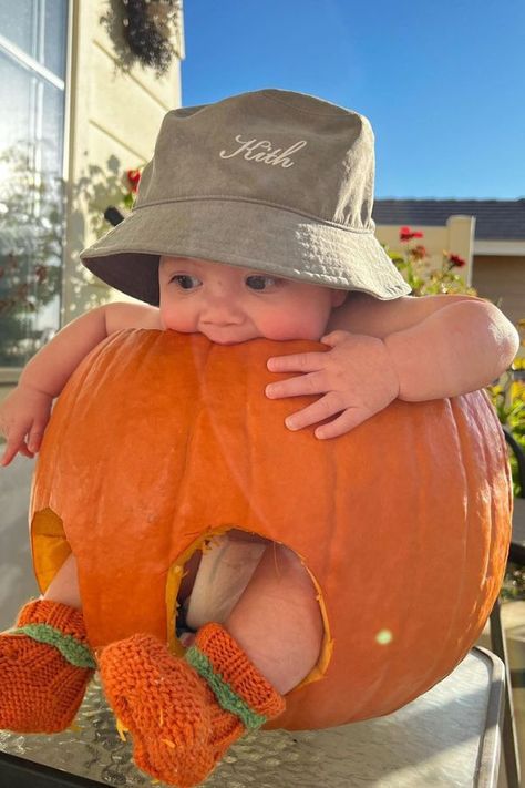 The Cutest Fall Baby Pictures: Ideas That Only Take 5 Minutes! 6 Month Old Pumpkin Pictures, Seasonal Milestone Pictures, Fall 8 Month Pictures, 3 Month Old Fall Photoshoot, Halloween 6 Month Pictures, 4 Month Halloween Pictures, Baby Pictures Month By Month, September Milestone Baby Picture, May Baby Pictures