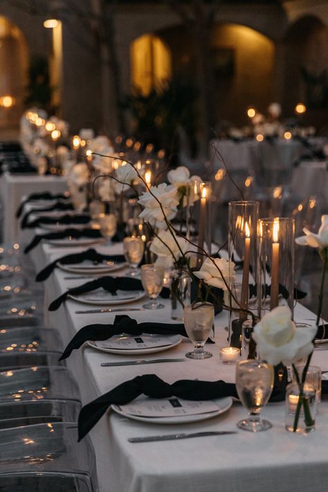 White Wedding Table Setting, Black Wedding Table, Black Wedding Themes, Black And White Wedding Theme, White Wedding Theme, Black And White Theme, Black And White Wedding, Black White Wedding, Future Wedding Plans