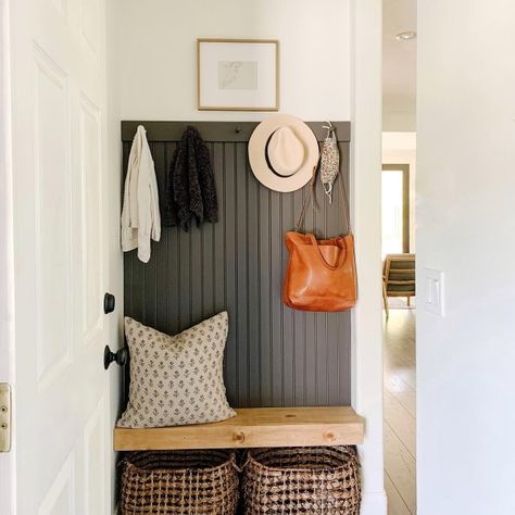 Small Mudroom Ideas, Alexander Home, Mudroom Decor, Mudroom Design, Cozy Spot, Home Entrance Decor, Entrance Decor, Hallway Decorating, House Entrance