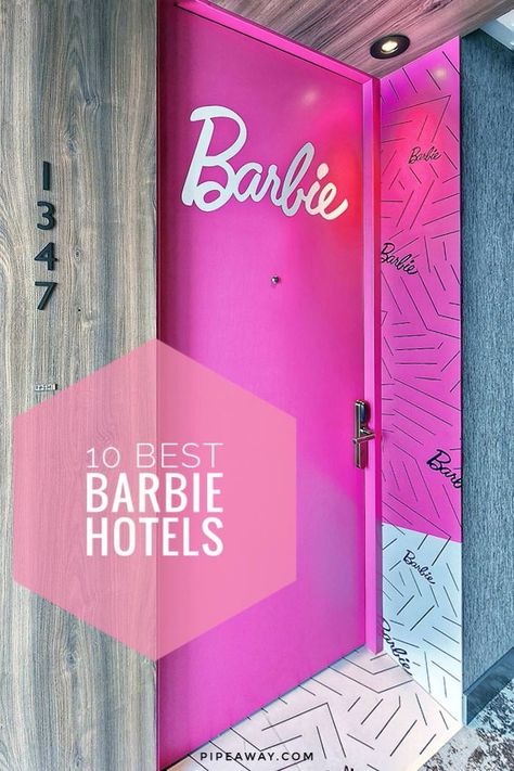 Barbie Dream House Living Room, Barbie Pink Bathroom, Barbie Theme Bedroom Room Ideas, Barbie Themed House, Barbiecore Room Decor, Barbie Core Home Decor, Barbie Bathroom Ideas, Barbie Themed Office, Pink Boutique Decor