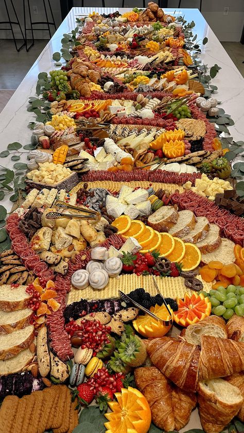 Charcuterie & Cheese Boards | Fruit & Grazing Platters | Utah | 1.5 hours condensed into 30 seconds! #charcuterie #charcuterieboard #cheeseboard #cheese #food #grazingboard #cheeselover #cheeseplatter… | Instagram Gluten Free Grazing Table, Heavy Charcuterie Board, Bbq Charcuterie Board Ideas, Appetizer Display Ideas Presentation, Large Charcuterie Board Display, Charcuterie Board Party Theme, Charcuterie Board Big, Charcuterie Ingredients, Charcuterie Board For Wedding