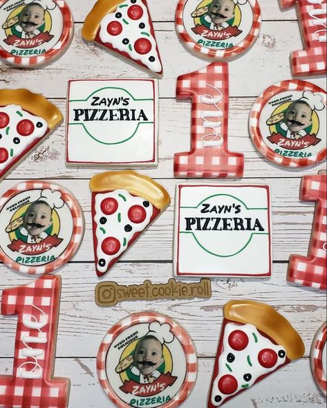 Italian Pizza Party Theme, Pizza Party Cookies, Pizza Centerpiece, Pizza Themed 1st Birthday Party, Pizza Birthday Party Ideas, Pizza Party Themes, Winter Birthday Themes, Birthday Party Cookies, Birthday Pizza