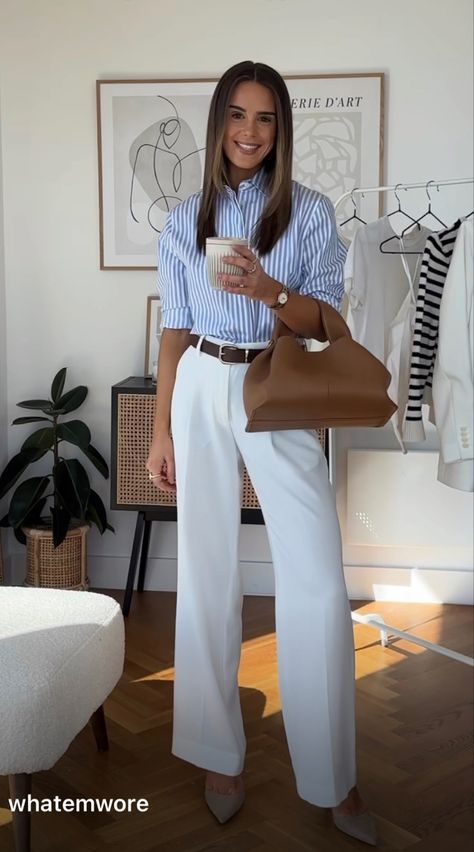 Effortless Office Outfits, Creative Business Casual, Minimal Work Outfit, Manager Outfit, Smart Casual Work Outfit Women, Edgy Work Outfits, Summer Work Outfits Office, Convention Outfits, Outfits With Striped Shirts