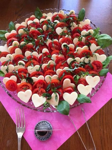 Valentine Dinner Party, Valentines Party Food, Galentines Day Ideas, Valentines Brunch, Valentines Snacks, Valentines Baby Shower, Valentines Party Decor, Galentines Party, Valentines Day Baby