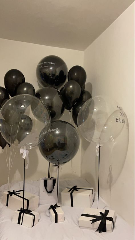 Black Birthday Room Decorations, Black Decor Birthday Party, Boyfriend Balloon Surprise, Black Balloon Aesthetic, Black And Clear Balloons, Birthday Party For Him Ideas, Mens Birthday Set Up, Boyfriends Birthday Decor, Room Decor Ideas For Bf Birthday