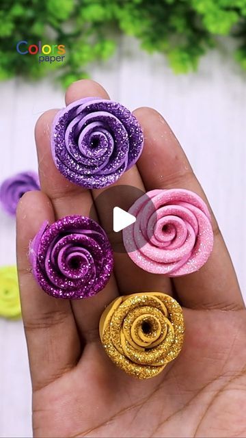 Rose Flower From Paper, Glitter Paper Flowers Craft, Paper Small Flowers Diy, Home Made Flowers Crafts, Crafts With Glitter Paper, Home Made Flower Bouquet, Easy Paper Roses Diy, Foil Flowers Diy, Foam Rose Bouquet