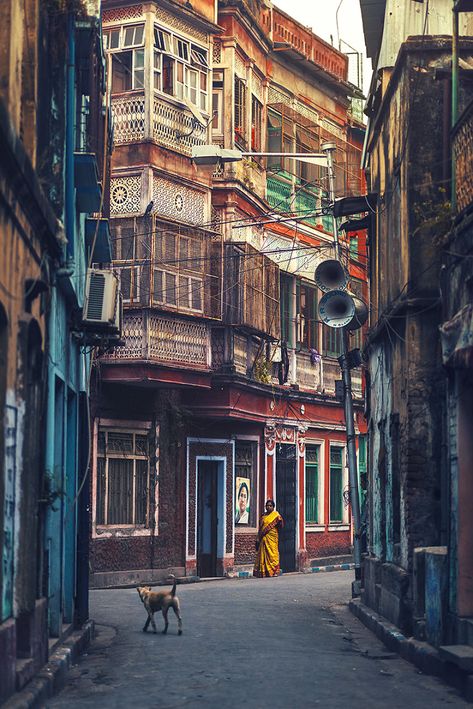 I Explore And Capture The Quiet Side Of City Life In The Narrow Streets Of South Asia City Photography, Bangladesh Travel, India Street, City Life Photography, Amazing India, India Photography, Travel Photography Inspiration, Color Inspo, South Asia