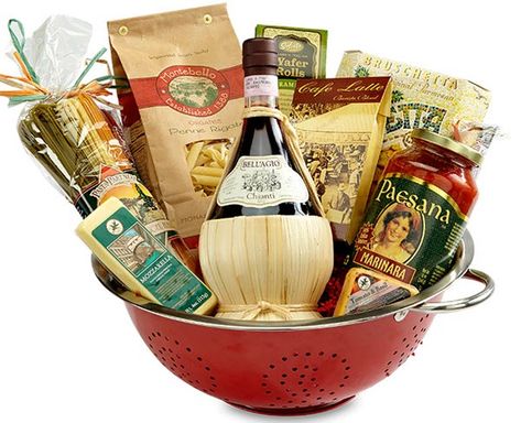 25 Italian Wine Gift Baskets For A Taste of Italy At Home Italian Pasta Gift Basket Ideas, Taste Of Italy Gift Basket, Italian Gift Basket Ideas Diy, Italian Theme Gift Basket Ideas, Italian Themed Gift Basket Ideas, Italy Themed Gift Basket, Italian Themed Gift Basket, Italian Basket Gift Ideas, Charcuterie Gift Basket Ideas