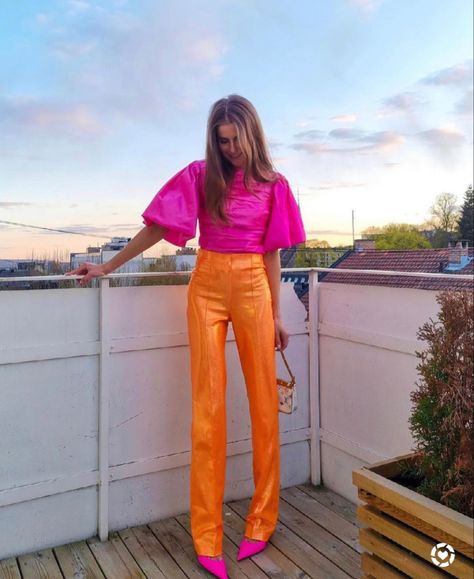 #trendy #summer #summerstyle #blogger #shopping #styleinspiration #neon #dupes #stylish #bright #shopmycloset #springstyle Pink And Orange Outfit, Ropa Color Neon, Hslot Outfit, Outfit Rosa, Look 80s, Bright Colored Outfits, Color Outfits, Bright Outfits, Neon Outfits