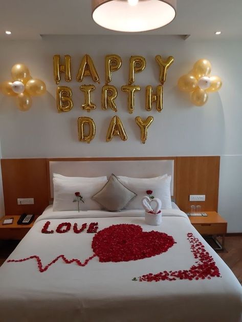 Wedding Night Room Decorations, Romantic Room Surprise, Romantic Dinner Decoration, Surprise Birthday Decorations, Romantic Room Decoration, Wedding Room Decorations, Birthday Decorations At Home, Bilik Idaman, Birthday Room Decorations