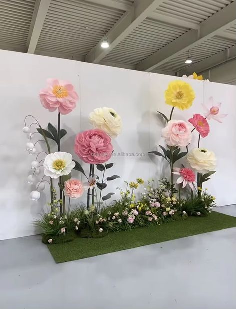 Artificial Giant Flowers Organza Paper Poppy Peony Flower Set Luxury Wedding Event Decoration Floral Display - Buy Artificial Giant Flowers,Paper Organza Stand Flowers,Wedding Event Decoration Product on Alibaba.com Giant Flowers Decoration, Large Flower Wall Decor, Backdrop With Giant Flowers, Big Flowers For Decoration, Giant Flowers For Wedding, Giant Flowers And Balloons, Giant Paper Tree, Wedding Giant Flowers, Paper Flower Birthday Decor