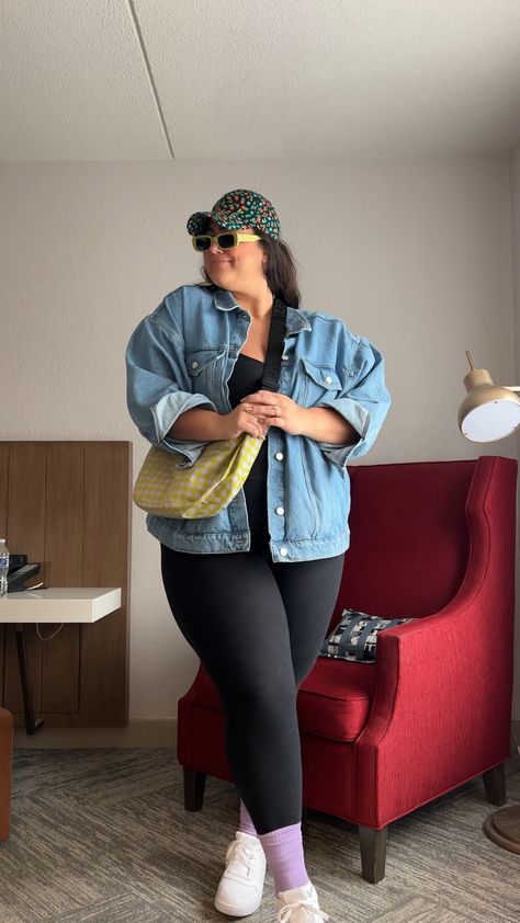 Oversized Denim Jacket Outfit Plus Size, Street Wear For Plus Size Women, Jean Jacket Outfit Plus Size, Denim Jacket Plus Size Outfits, Jean Jacket Outfits Plus Size, Big Jean Jacket Outfits, Plus Size Denim Jacket Outfit, Plus Size Outfits For Summer Casual, Oversized Denim Jacket Outfit Aesthetic