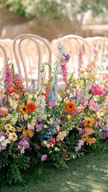 Outdoor Floral Wedding Receptions, Flower Fairy Wedding, Romantic Spring Wedding Colors, Spring Venue Wedding, Wedding Inspo Pink And Green, Wedding Tables With Food, Wedding Flower Inspiration Color Schemes, Asymmetrical Arbor Flowers, Garden Party Wedding Simple