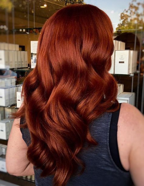 long+auburn+subtle+ombre+hair Subtle Ombre Hair, Auburn Hair Colors, Cola Hair, Dark Auburn Hair Color, Auburn Red Hair, Dark Auburn Hair, Copper Balayage, Luxy Hair, Chocolate Hair