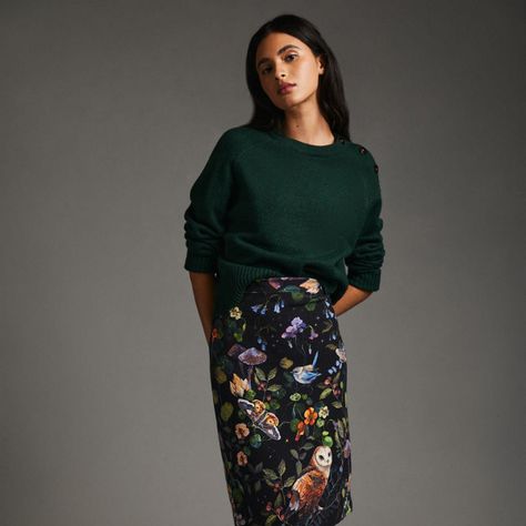 Printed Pencil Skirt | Nuuly Rent Flower Pencil Skirt Outfit, Spring Skirt Outfits Work, Funky Office Outfits Women, Brocade Pencil Skirt, Modest Pencil Skirt Outfits, Pencil Skirt Sweater Outfit, Fall Pencil Skirt Outfits, Office Outfit Skirt, Business Casual Skirt Outfits