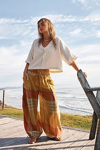 Pants for Women | Trendy & Casual | Free People Free People Cargo Pants Outfit, Free People Outfits Bohemian, Granola Outfits, Looks Hippie, Free People Aesthetic, Boho Fits, Tailored Clothes, Washing Basket, Hippy Chic