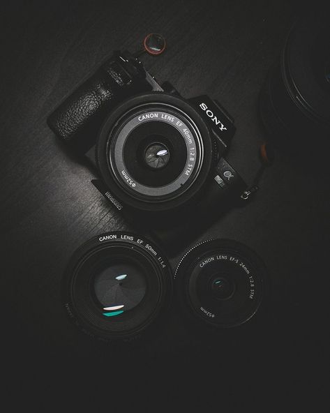 Mirrorless Vs Dslr, Sony Dslr Camera, Kamera Dslr, Canon Lenses, Camera Wallpaper, Dslr Photography Tips, Amoled Wallpapers, Camera Aesthetic, Camera Dslr