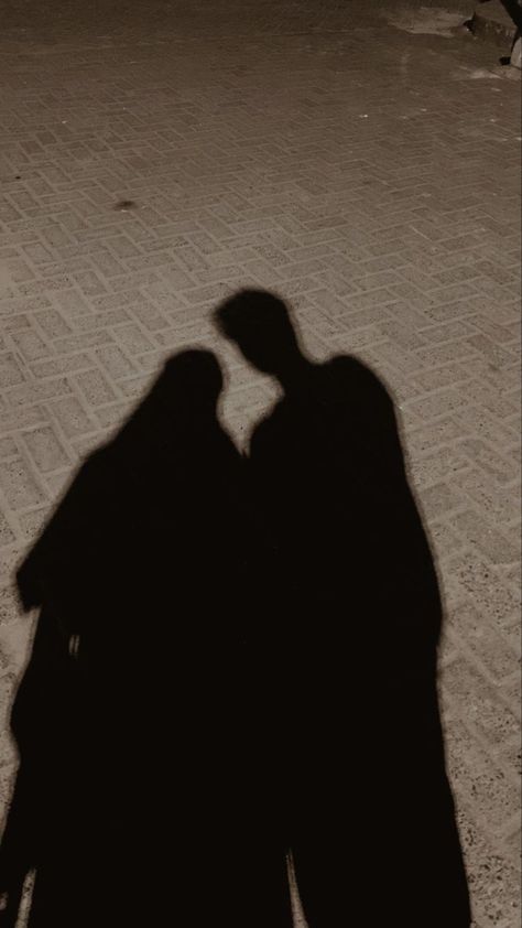 Muslim Love Couple Pic, Pasangan Muslim Aesthetic, Fake Bf Snap, Islamic Couple Aesthetic, Couple Shadow Pic, Cute Muslim Couple Pics, Shadow Couple, Couple Hijab, Mode Niqab