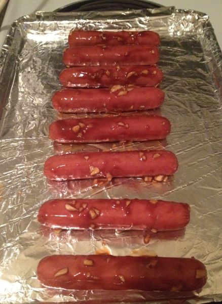 hot dogs in the oven Hot Dogs In The Oven, Broiled Hot Dogs, Oven Hot Dogs, Baked Hot Dogs, Fried Hot Dogs, Hot Dog Sauce, Hot Dogs Recipes, Hot Dog Chili, Chili Cheese Dogs