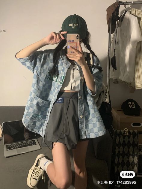 clothes fashion chinese fashion xiaohongshu douyin kfashion korean fashion style street style cute acubi Spring Clothes Aesthetic, Chinese Street Style, Clothes Teen, Fashion Chinese, Chinese Fashion, Street Style Summer, Style Cute, Autumn Aesthetic, Casual Street Style