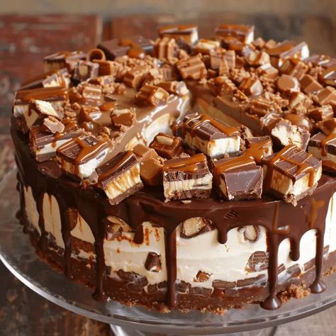 Snickers Cheesecake Snickers Cheesecake Bars, No Bake Snickers Cheesecake, Kitkat Cheesecake, Snickers Cheesecake Recipe, Caramel Cakes, Birthday Cake Cheesecake, Snickers Cake, Snickers Cheesecake, Sweets Ideas