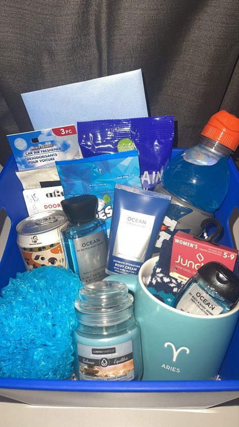 Gift Basket Ideas For Men Birthday, Boy Birthday Basket Ideas, Im Sorry Basket For Boyfriend, Cute Basket For Boyfriend, Blue Boyfriend Basket, Blue Valentines Basket, Brrr Basket Ideas For Boys, Happy Birthday Basket For Boyfriend, Bf Basket Gift Christmas