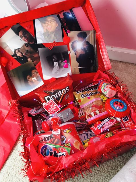 Vday Gift For Him, Ideas To Get Your Bf For Valentines Day, Valentines Gifts Ideas For Boyfriend, Men Valentine's Gift Ideas, Valentine Day Boyfriend Gifts, Valentines Bf Basket, Valentines Day Gifts For Boyfriends, Valentine Gifts For Boyfriend Ideas, Boyfriend Valentines Gift Ideas