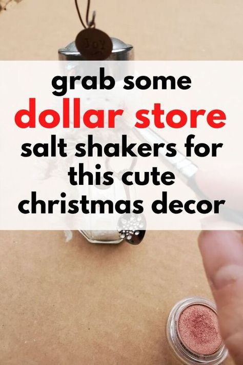 Upcycling, Diy Christmas Snowman, Dollar Store Christmas Crafts, Salt Shakers, Mini Diy, Dollar Store Christmas, Dollar Tree Christmas, Christmas Favors, Diy Snowman