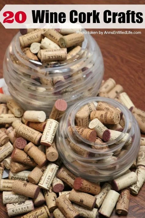 20 Wine Cork Crafts Projects. Like vino? Do you have a lot of wine corks? These wine cork craft project ideas are great ways to use those wine corks you have been saving. Whether you decide to keep these wine cork projects for yourself or give them to a friend with a bottle of wine as a gift, there Uses For Corks, Wine Cork Bunny, Wine Cork Animals, Wine Cork Table, Wine Cork Candle, Wine Cork Diy Projects, Wine Cork Crafts Christmas, Wine Cork Coasters, Wine Cork Board