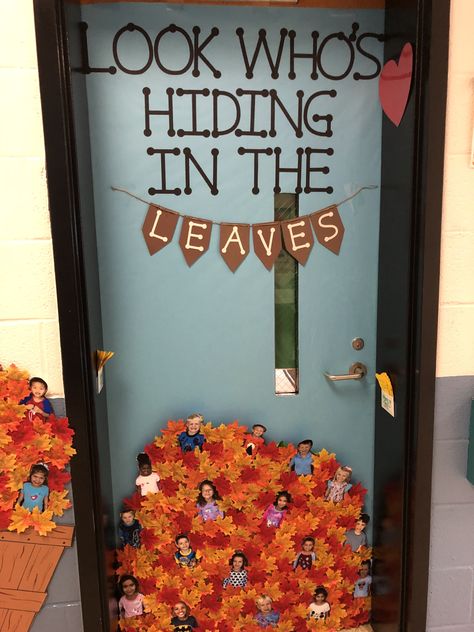 Kindergarten Fall Decorations, September Decorating Ideas Classroom, September Classroom Decorations, September Door Ideas, Prek Classroom Door Ideas, September Door Decorations, November Board Ideas, November Classroom Decorations, September Bulletin Board Ideas Daycare