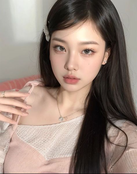 Pale Skin Makeup Looks, Uzzlang Makeup Look, Douyin Beauty, Wonyoung Makeup, Makeup Ala Korea, Igari Makeup, Makeup Asia, Makeup Layout, Makeup Ulzzang