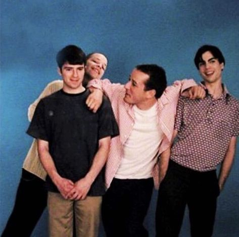 Weezer Photos, Wallflower Aesthetic, Weezer Band, Rivers Cuomo, Siouxsie Sioux, Buddy Holly, Having No Friends, Zoo Wee Mama, Weezer