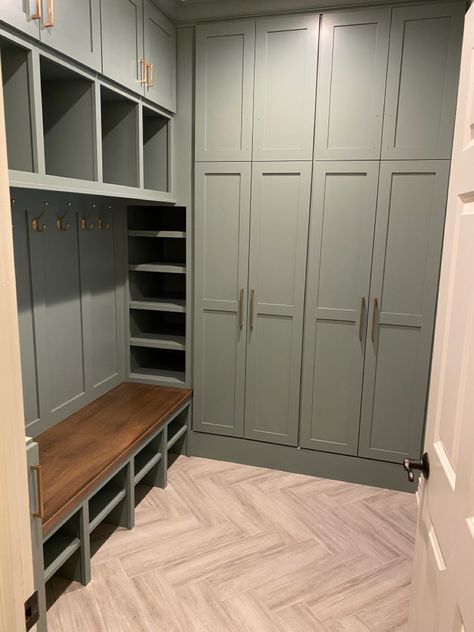 Mud Room L Shape, Mudroom Design Wallpaper, Stop And Drop Mudroom, Mudroom With Corner, Traditional Boot Room, Mudroom With Closed Storage, Walk In Closet Mudroom, Small Mud Room Cabinets, Build A Mudroom In Garage