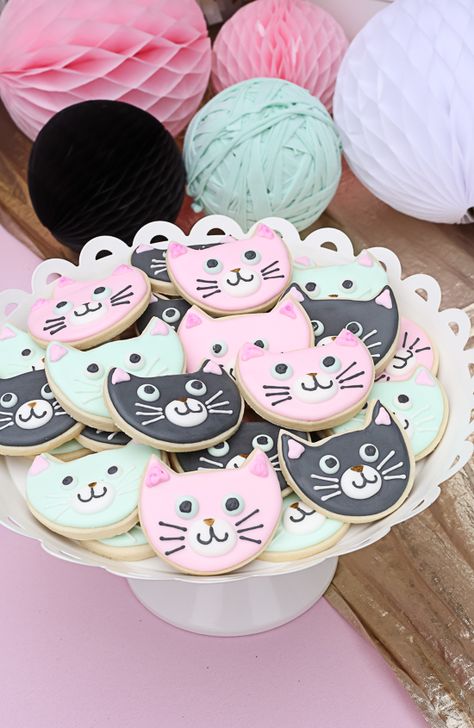 Throw the best kitty cat birthday with these 30 Cute Cat Birthday Party Ideas. Get fun ideas for cakes, desserts, decorations and more! Kitty Cat Birthday Party, Cats Dancing, Kitten Birthday Party, Cat Themed Parties, Cat Themed Birthday Party, Kitten Party, Kitten Birthday, Cute Birthday Ideas, Cat Cookies