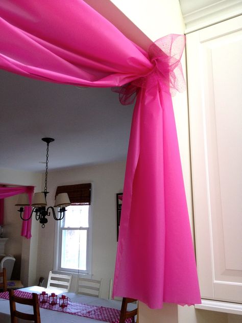 Use $1 plastic tablecloths to decorate doorways and windows for parties, etc.. Wonderful idea! How cute! Hen Night Games, Plastic Tablecloths, Bachelorette Party Games, Festa Party, Plastic Tablecloth, Snacks Für Party, Party Entertainment, Diy Décoration, Party Inspiration