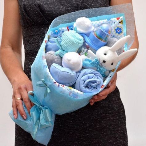 Perlengkapan Bayi Diy, الشموع اليابانية, Baby Shower Gift Box, Diaper Gifts, Idee Babyshower, Baby Shower Baskets, Baby Gift Hampers, Cadeau Baby Shower, Baby Shower Crafts