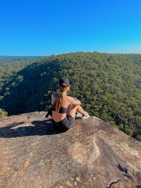 East Coast Of Australia, Blue Mountains Australia Aesthetic, East Coast Australia Aesthetic, Australia Gap Year, Backpacking Australia Aesthetic, Australia Mountains, Australia Travel Aesthetic, Australia Hiking, Aus Travel