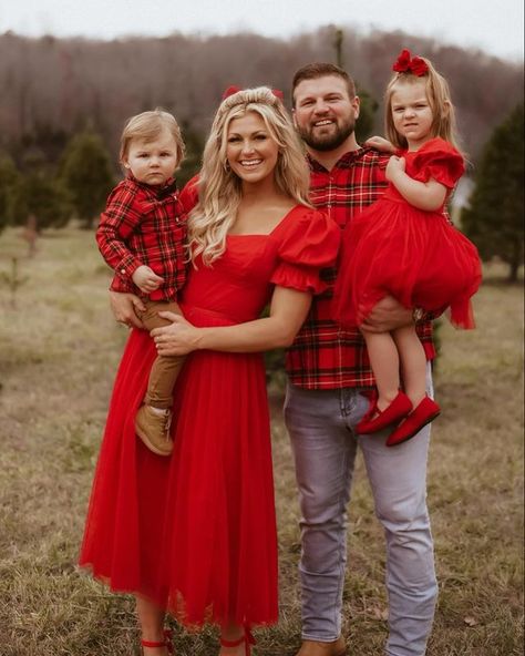 All Posts • Instagram Photo With Santa Outfit, Cute Matching Family Outfits, Unique Christmas Pictures Family Photos, Red Family Christmas Pictures, Holiday Photo Outfits Family, Christmas Pictures Family Outfits Red, Fancy Christmas Photoshoot, Mommy And Me Christmas Photo Shoot, Elegant Christmas Photoshoot Family