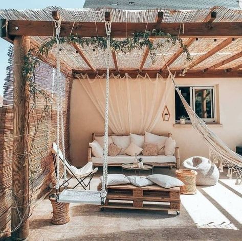 Bohemian Decorating, Boho Outdoor Space, Bohemian Patio, Bohemian Outdoor, Boho Patio, Bohemian Garden, Boho Outdoor, Casa Country, Rustic Garden Decor