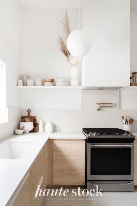 Scandanavian Interiors Kitchen Small, Minimalist Kitchen Scandinavian, New Scandinavian Interior, Scandinavian Interior Nordic Style Kitchen, Minimal Scandanavian Interiors, Modern Scandinavian Kitchen Small, Kitchen Interior Scandinavian, Interior Styling Photography, Minimalistic Scandinavian Interior