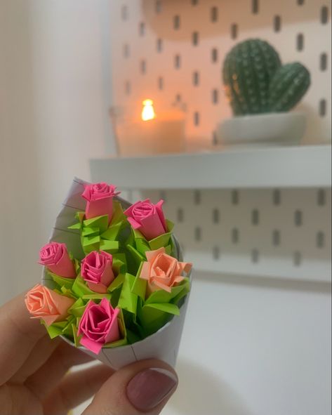 Flowers, Sticky Note Bouquet, Sticky Note Flower Bouquet, Sticky Note, Rose Bouquet, Sticky Notes, Flower Making, Quick Saves