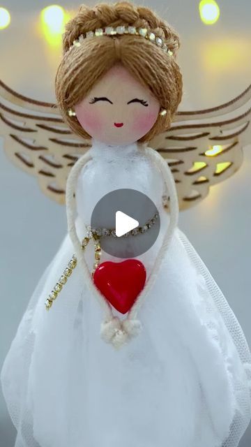 Xmas Angels Crafts, Angel Peg Doll Diy, Angel Diy Crafts, Christmas Angel Diy, Yarn Angels, Doily Angels, Paper Angels Diy, Fancy Crafts, Fairy Diy Crafts