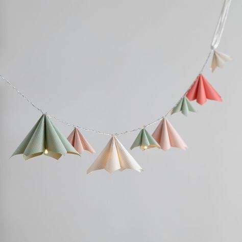 Origami Party Decorations, Hanging Origami Decor, Origami Fairy Lights, Origami Hanging Decorations, Origami Decor Ideas, Origami Wall Decor, Diy Origami Decor, Diy Origami Home, Diy Origami Home Decor